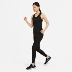 Nike Women's Epic Fast Mid-Rise Pocket Leggings (010 - Black/Reflective Silver) -Nike Store 39D40E5F D884 4BF2 9A9F 71DFE814862F