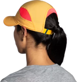 BROOKS Chaser Hat (813 - Sun Glow/Hyper Pink/Run Happy) -Nike Store B9B705F9 0652 47D4 BCFE AEEBA3960759