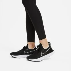 Nike Women's Epic Fast Mid-Rise Pocket Leggings (010 - Black/Reflective Silver) -Nike Store BBF7B707 EED5 4961 96FC CF5E5CE88DB9