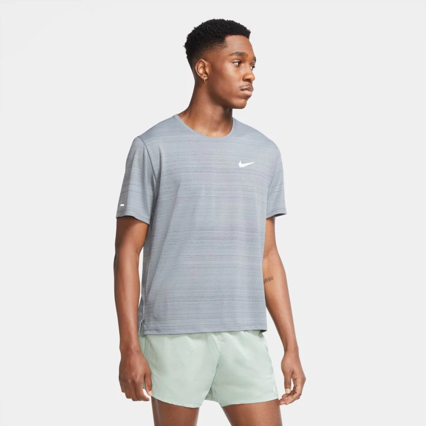 Nike Men's DRI-FIT Miler Short Sleeve (084 - Smoke Grey/Reflective Silver) 3 Nike Men's DRI-FIT Miler Short Sleeve (084 - Smoke Grey/Reflective Silver)
