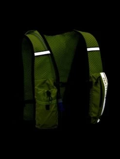 Nathan Hypernight QuickStart 2.0 4 Liter Hydration Pack (Hi Vis Yellow/Geo Print) -Nike Store NS30370 40044 HypernightQuickStart2 4L detail 2 1512x 3f91aa97 8547 4ad2 9630 3a3f741dc92d